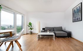 Polesie Homely Apartment By Bookinghost